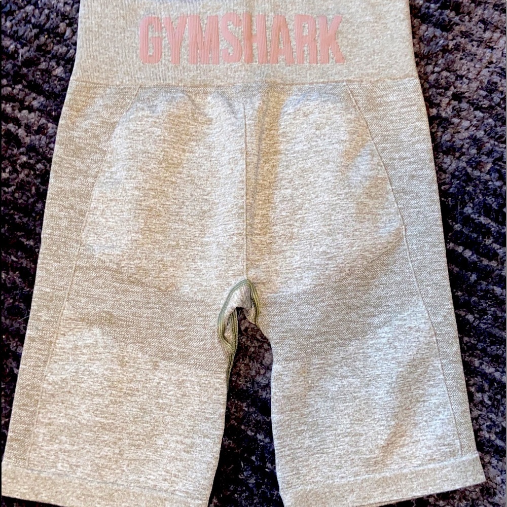 HW flex shorts
